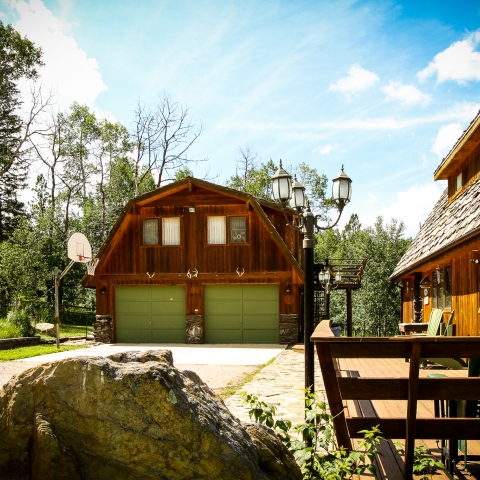 Cedar Creek Side Bungalow